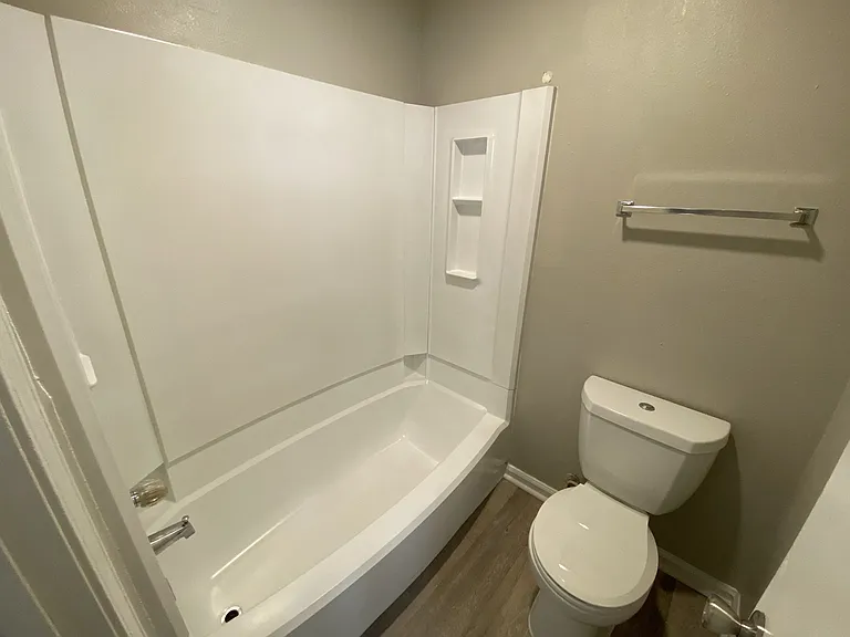 Twin Springs Apartments — Photo 26