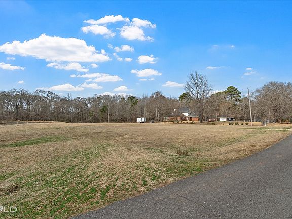3rd image of 147 Silver Leaf Dr