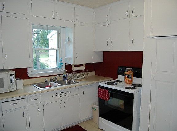 3rd image of 754 Sunset Dr