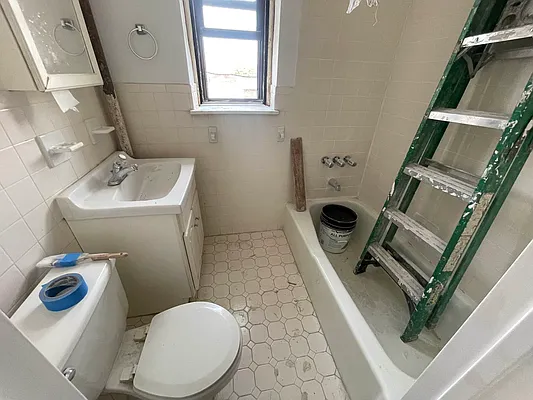 Rented by Voro, LLC | media 1