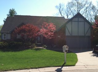 2050 Blue Stone Ln, Commerce Township, MI