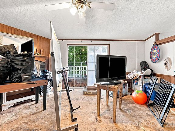 4th image of 1572 Sturgis Rd