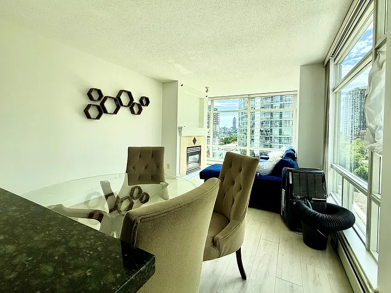 189 Aquarius Mews — Photo 13