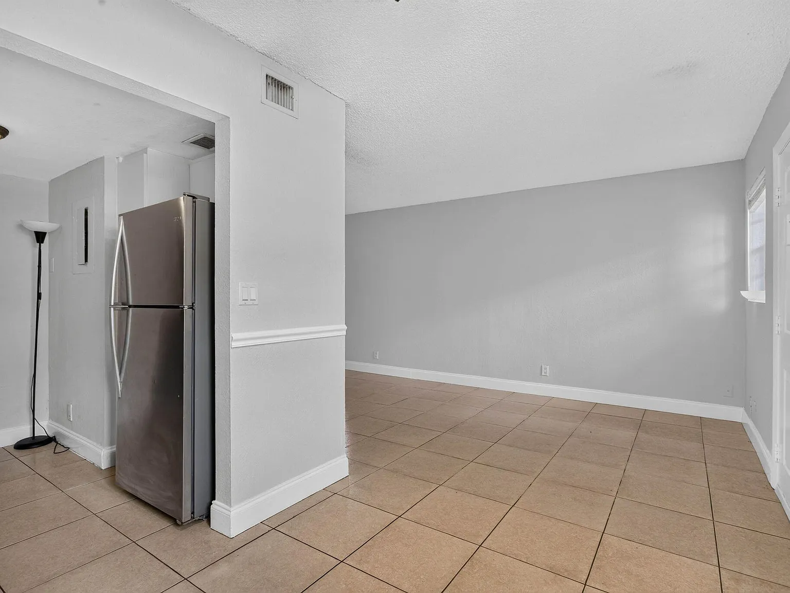 3760 NW 115th Ave — Photo 4