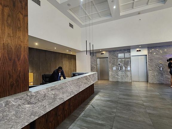 4th image of 10 Aragon Avenue #807