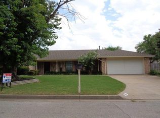 2821 NE Heritage Ln, Lawton, OK 73507