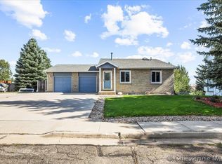 4927 Phoenix Dr, Cheyenne, WY 82001