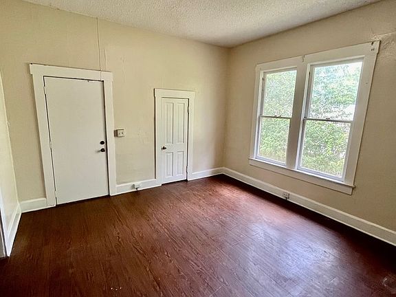 4th image of 1618 Wayman St