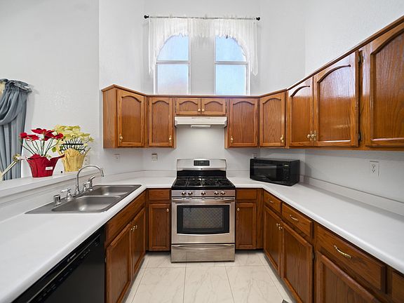 4th image of 12129 Frank Cordova Cir