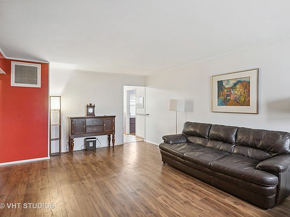 3rd image of 1020 Newcastle Ave