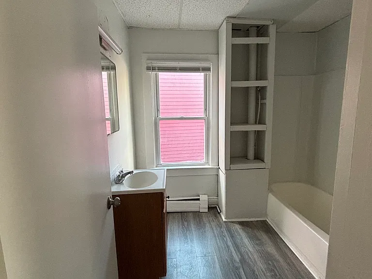 90 William St #2 — Photo 9