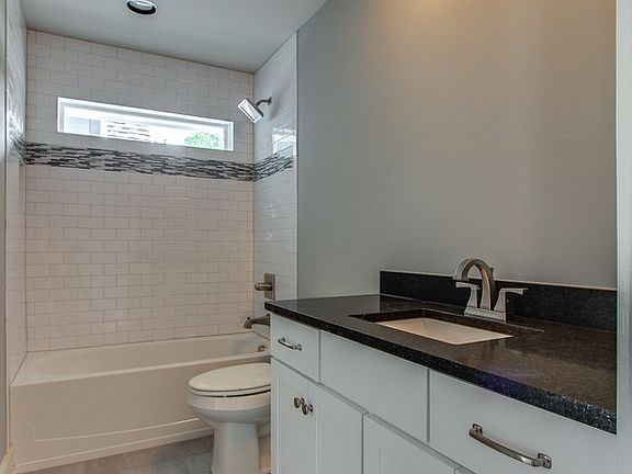 5th image of 1702 15th Ave S #C
