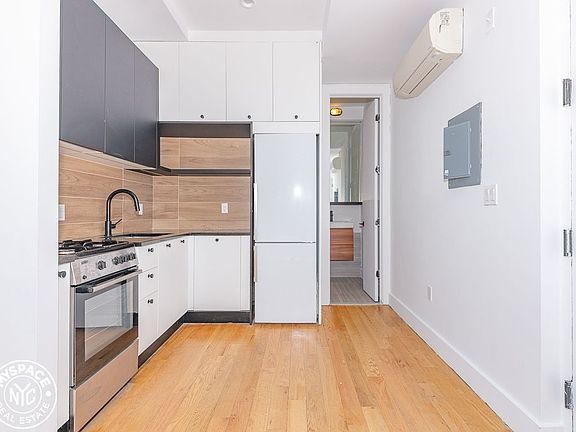 3rd image of 1503 Jefferson Ave #6B