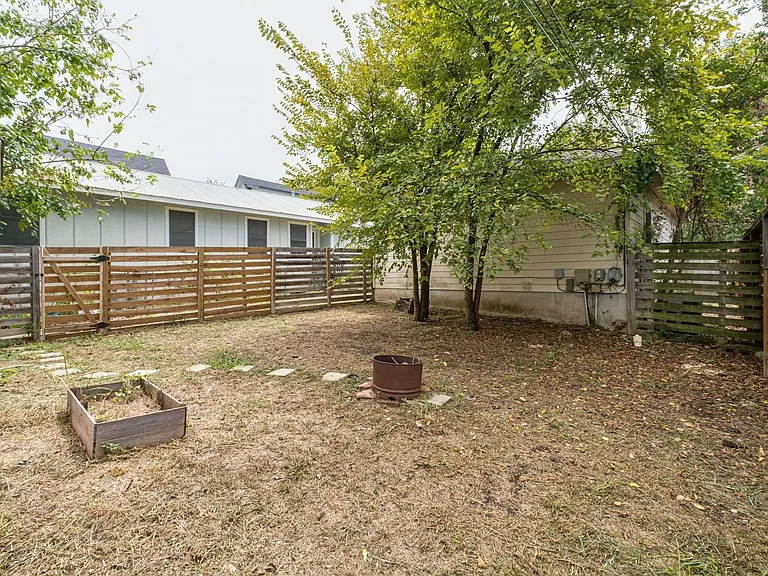 2917 E 16th St #A — Photo 23