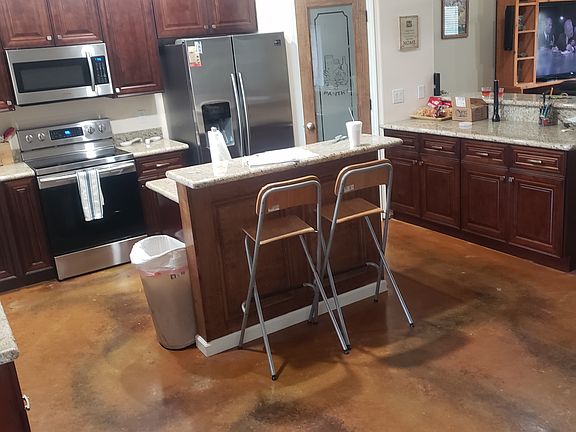 4th image of 1898 Orchid Ln