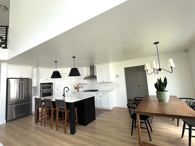 1516 W Stone Gate Dr — Photo 3