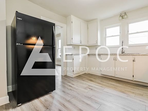 5th image of 515 Mentor St