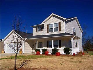 5th image of 110 Kensett Dr