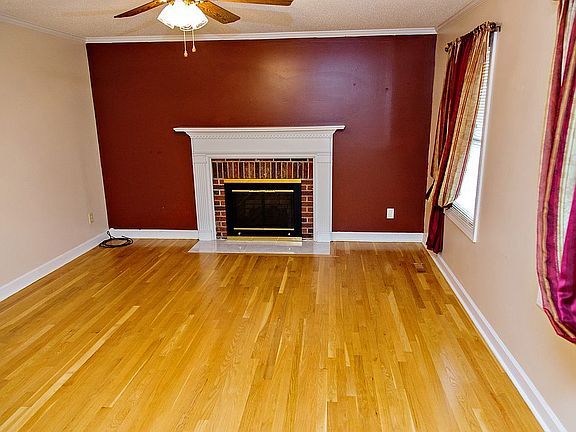 4th image of 2930 8th Street Ct NE