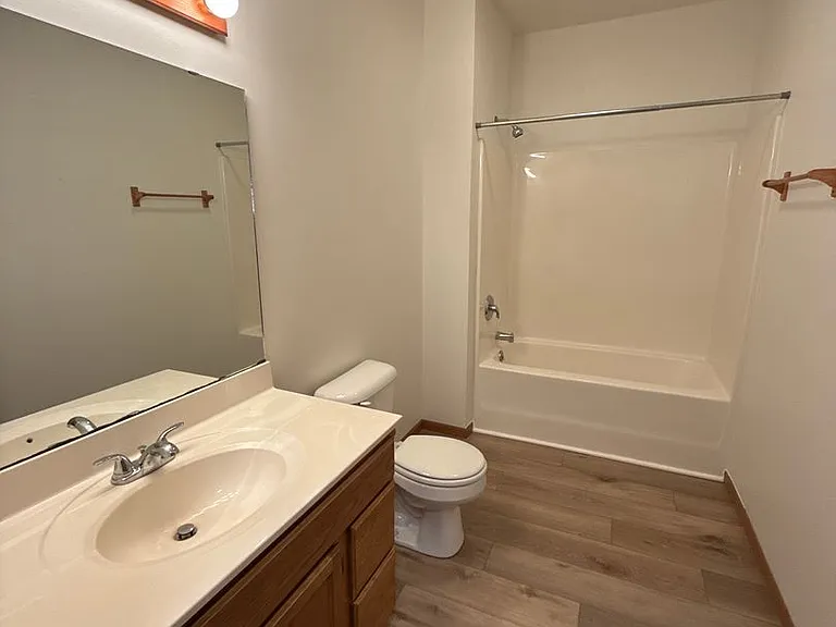 3330 Leopold Way #B — Photo 9
