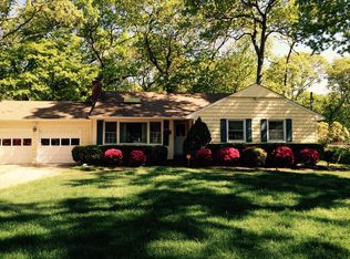 3 Friends Rd, Setauket, NY 11733