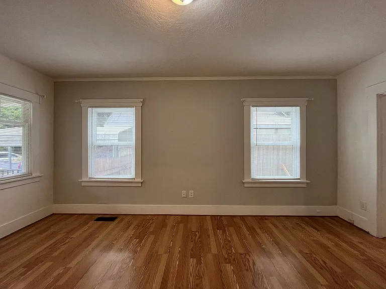 5619 NE 26th Ave — Photo 19