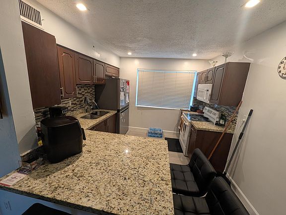 3rd image of 6104 SW 20th Street