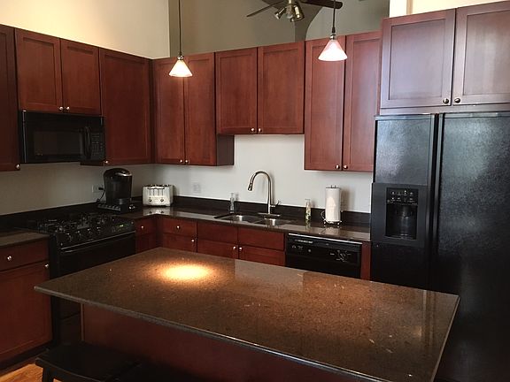 5th image of 758 N Larrabee St APT 515