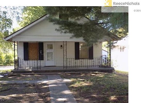 2nd image of 818 S Cedar Ave