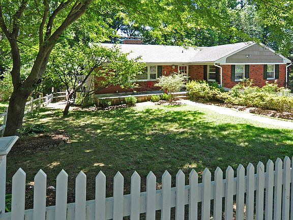 3rd image of 327 Mount Hope Blvd