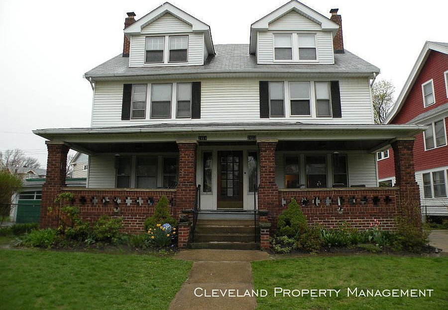 1st image of 2412 Woodmere Dr