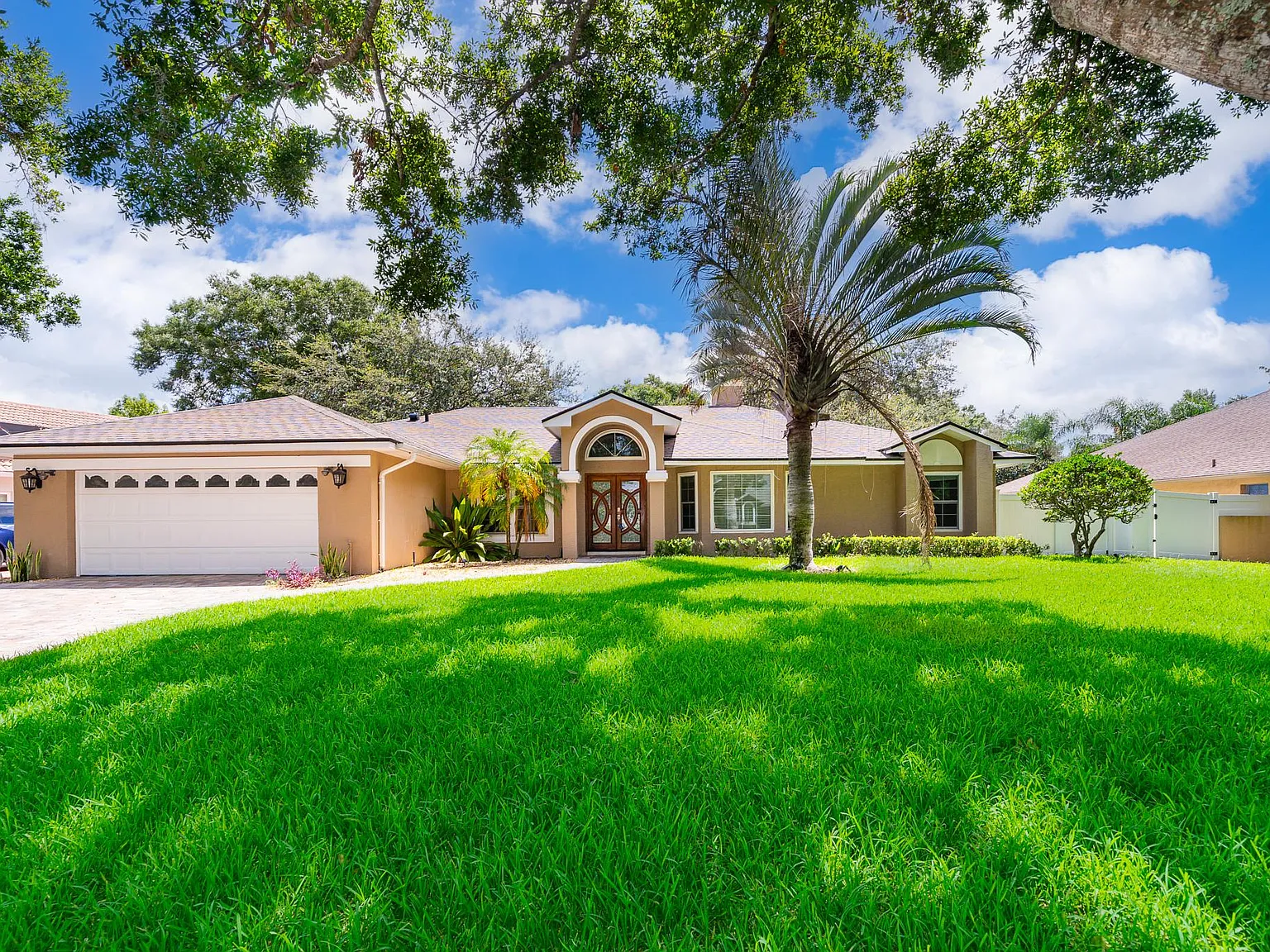 7709 Apple Tree Cir — Photo 1