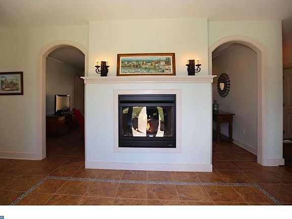 3rd image of 111 Halle Dr