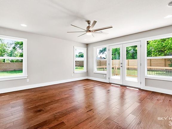 3rd image of 709 NW 7th St