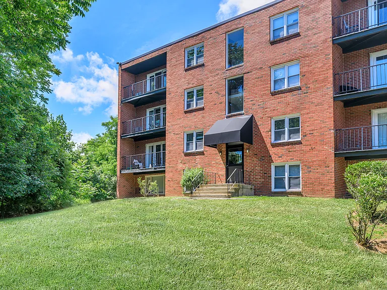Groton Towers — Photo 13