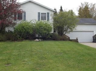 6085 Valley View Dr, Kalamazoo, MI 49009