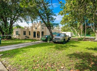 310 SW 14th St #A, Dania, FL 33004