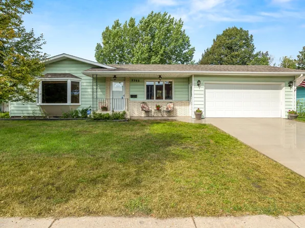 2503 14th St S, Moorhead, MN 56560