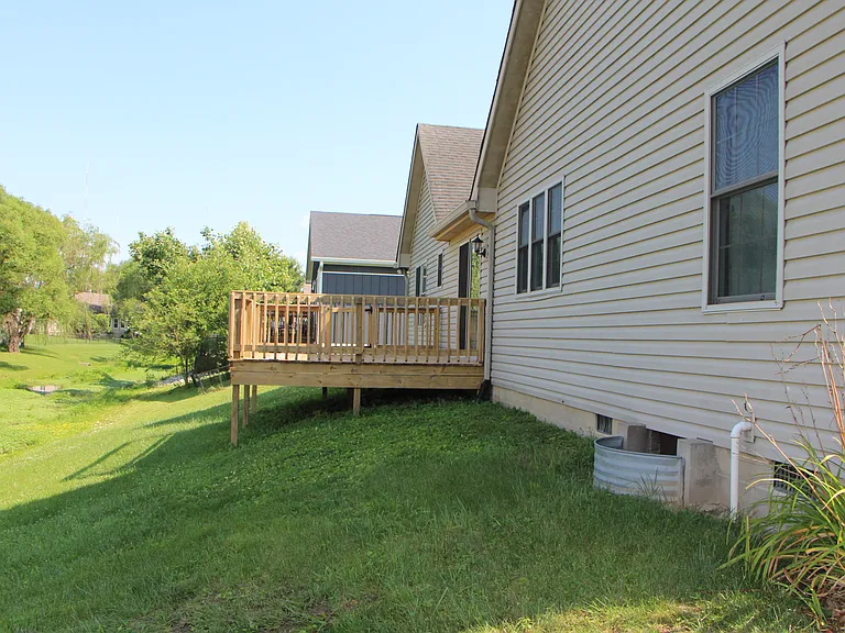 31 Watson Dr — Photo 5