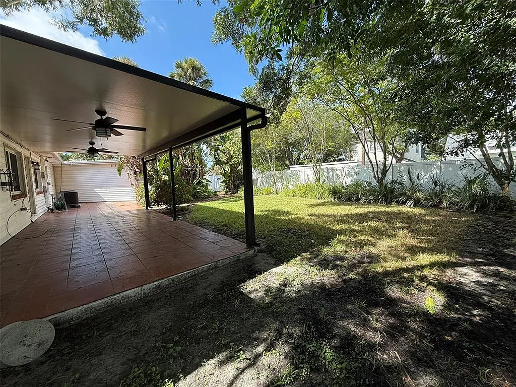 3 bed, 2.0 bath, 1800 sqft, $4,295 — Photo 4