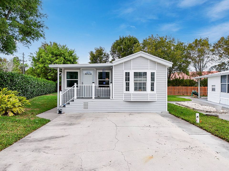 1st image of 1001 Crystal Lake Dr #1001