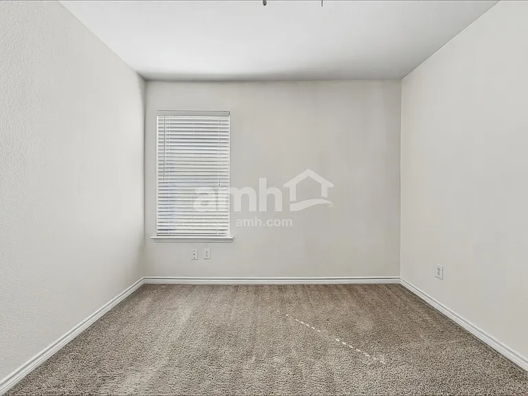 205 Sanctuary Way — Photo 13