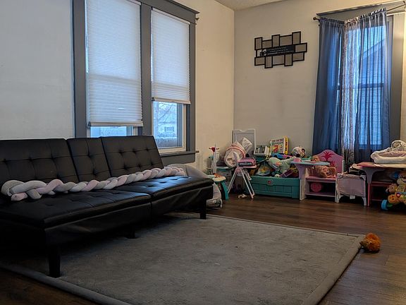 2nd image of 1017 Wayne Ave