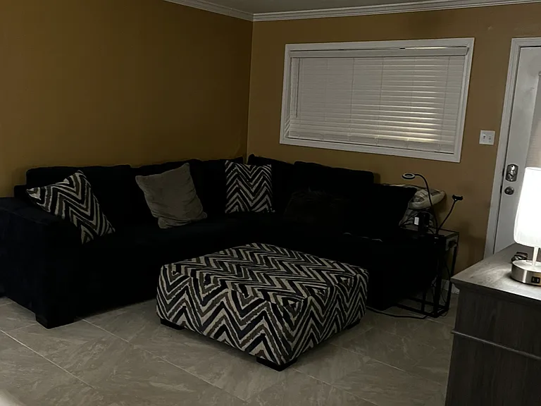 1810 Lexington St — Photo 14