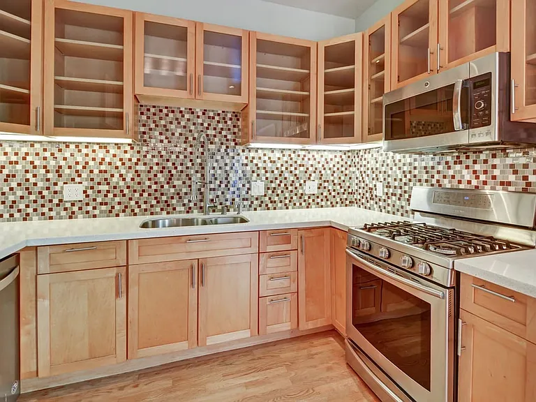 1626 Noe St — Photo 8
