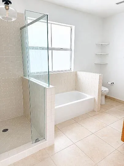 3 bed, 3.0 bath, 2464 sqft, $4,800 — Photo 4