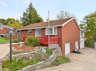 1033 Old Hills Rd, McKeesport, PA 15135