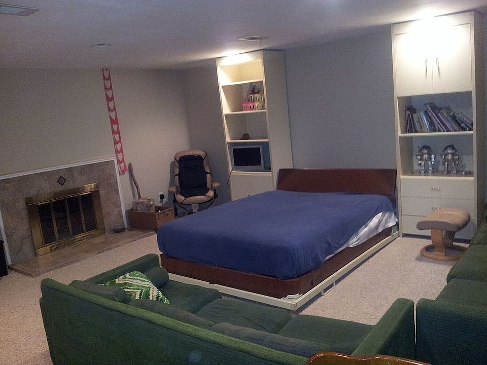 2nd image of 4225 E Maplewood Way