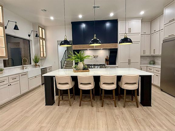 3rd image of 4700 Rustic Trails