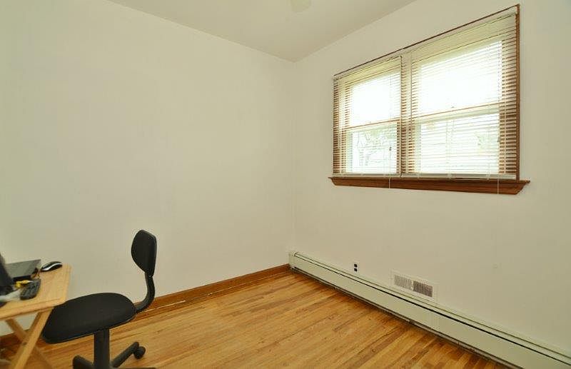 2nd image of 8 W Haven Dr